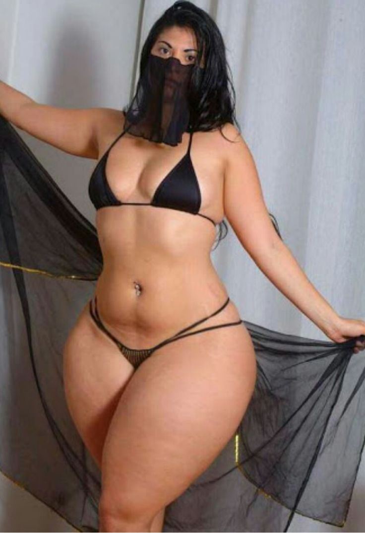 Nude curvy arabian with wide hips
