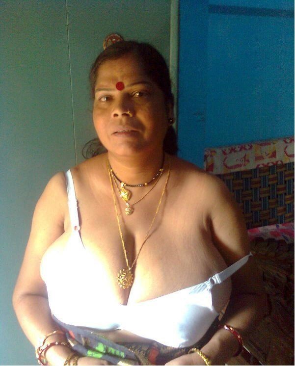 Old indian hot aunty pic