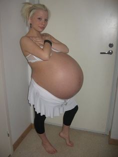 Pregnant huge bump naked