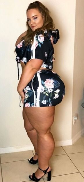 Black fat sexy big thighs