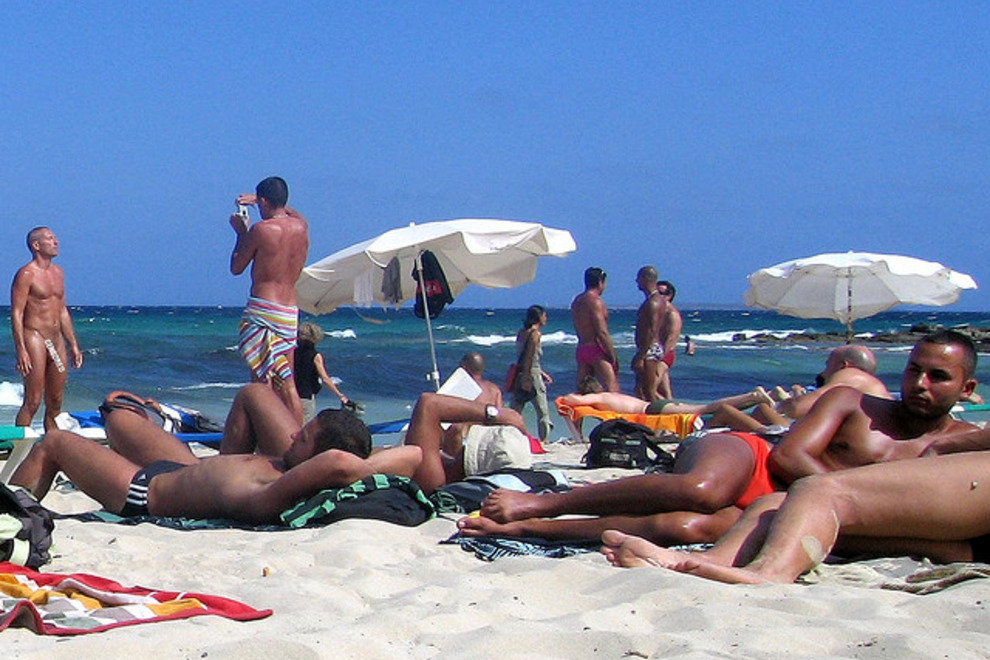 Beach nudist picture galleries