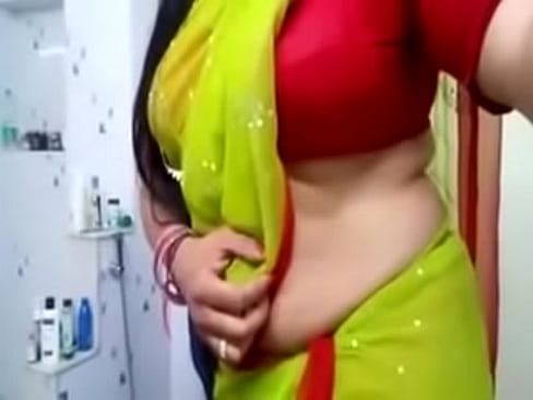 Hot bhabhi show boob in blouse
