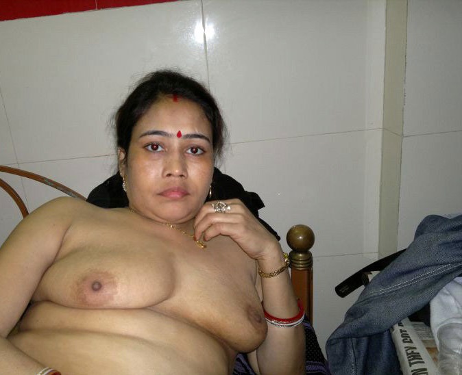 Indian bhabhi boobs image