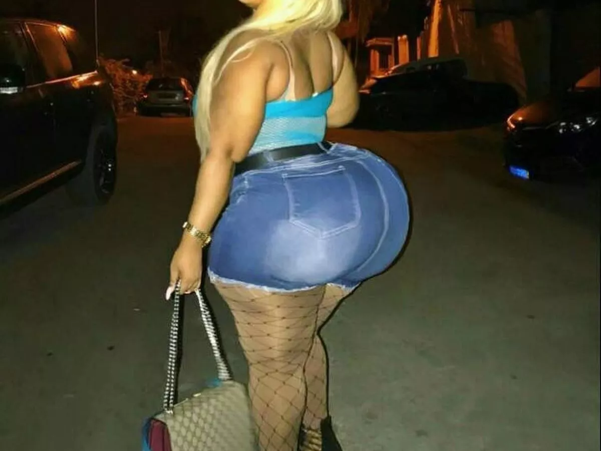 Mature big butt latina