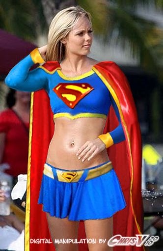 Laura vandervoort as supergirl