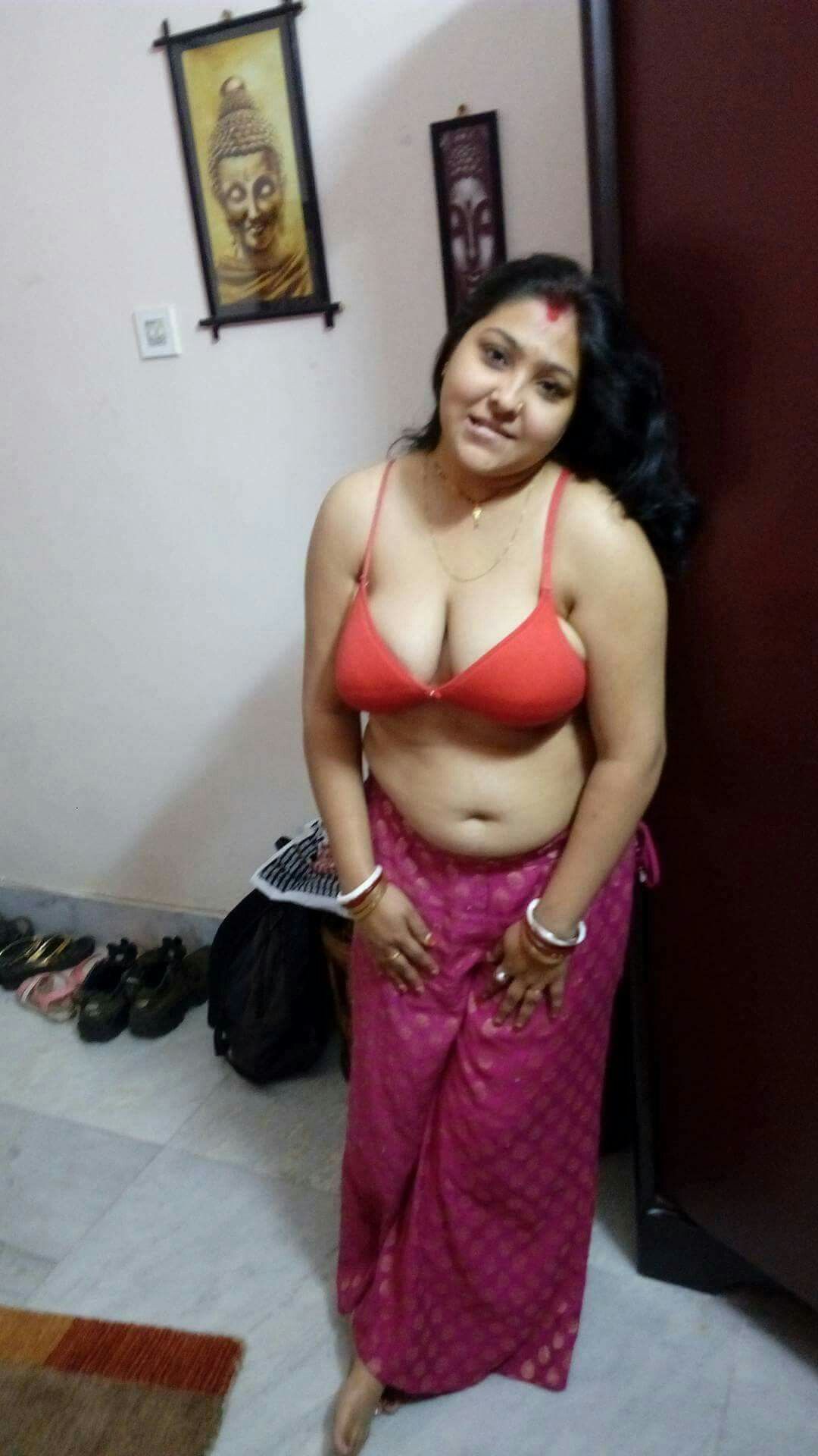 All desi bhabi big size panty pic
