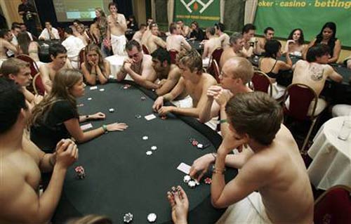 Teen friends strip poker