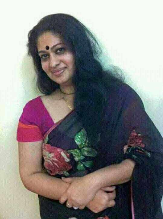 Hot and sexy mature aunty