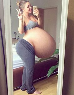 Pregnant huge bump naked