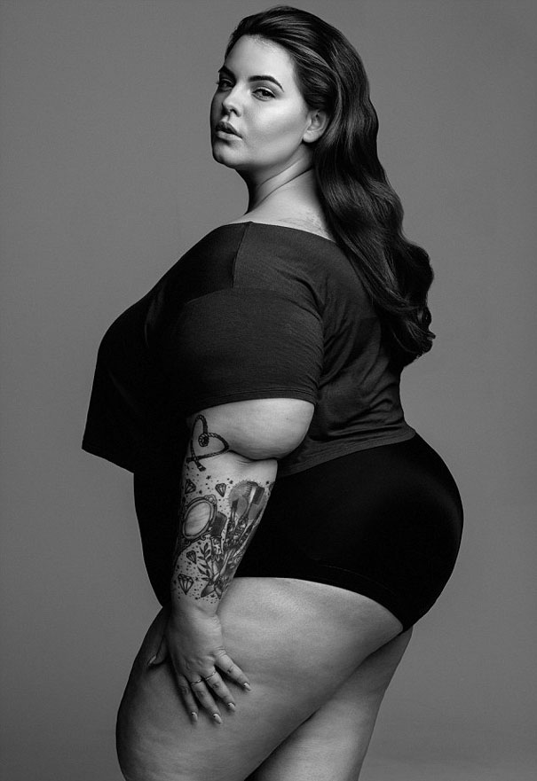 Overweight women with naked intercours