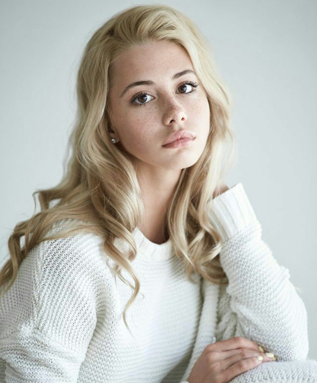 Beautiful blonde teen models