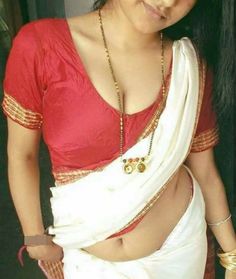 Indian saree aunty boob show pictures