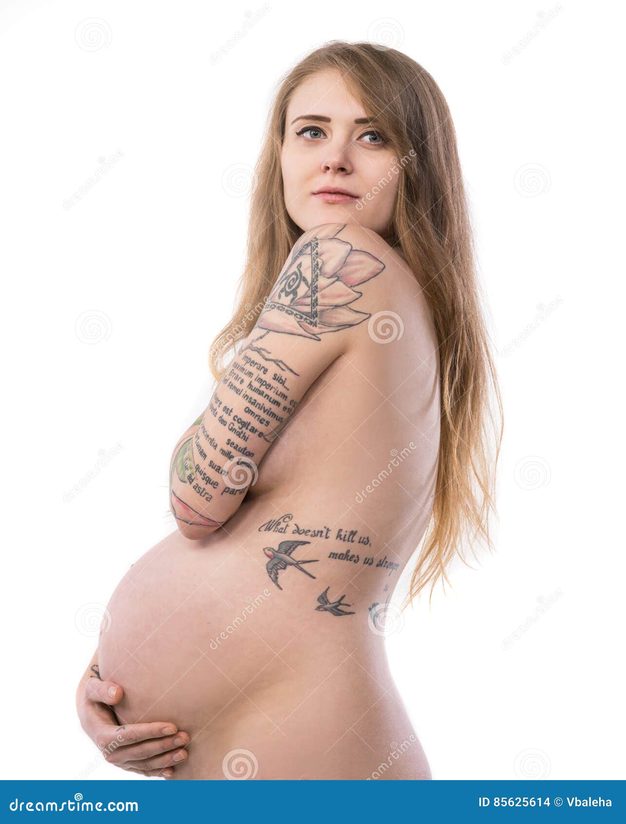 Pregnant girls posing nude