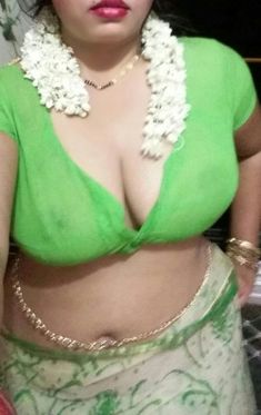 Aunty green saree nude