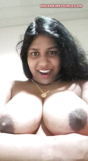 Nude aunties selfie photos